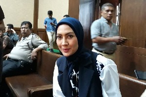 Sidang Lanjutan Dugaan Korupsi Irwandi, Steffy Burase Bersaksi Untuk Irwandi