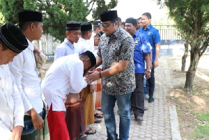 Konsistensi Riefky Harsya Dalam Mengawal Pendidikan