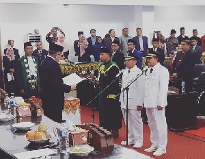 Abua-Waled Dilantik sebagai Bupati/Wakil Bupati untuk Kedua Kalinya