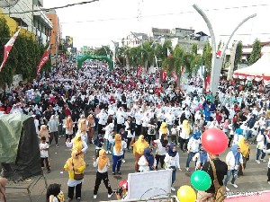 Meriahkan Milenial Road Safety Festival 2019 dan Car Free Day, Ribuan Masyarakat Bireuen Ikut Senam Massal