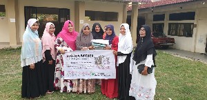 Yayasan KIA Bireuen Bagikan Mukenah dan Sandal Wudhu ke 12 Tempat Ibadah