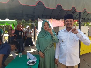 Berikan Hak Suara, Mawardi Ali di TPS 01 dan Waled Husaini di TPS 02