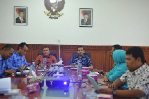 Kadis Kominfo Bersama Wabup Pijay Bahas Penyebaran Informasi