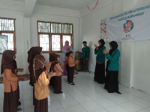 Mahasiswa Unsyiah Sosialisasi Cuci Tangan bagi Murid Sekolah Dasar