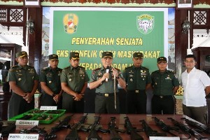 Pangdam IM Terima Senjata Sisa Konflik dari Eks Kombatan GAM