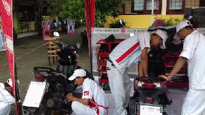 Puluhan Konsumen Antusias Ikuti Servis Berkualitas di SMKN 1 Singgahan Tuban