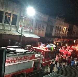 4 Ruko di Panton Labu Hangus Terbakar