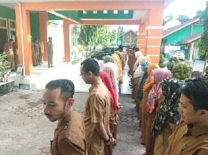 Apel Pagi Hari Pertama PNS Kemenag Pidie, 98 Persen PNS Hadir