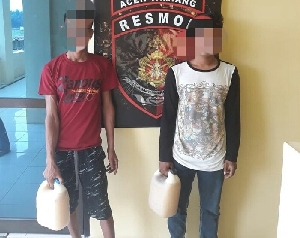 Kedapatan Bawa Tuak, Dua Pemuda Ini Ditangkap Polisi di Kejuruan Muda