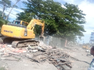 Akan Dijadikan Lokasi RTH, Pasar Buah Kualasimpang Dibongkar