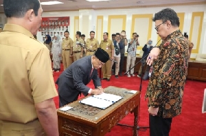 Mendagri Resmi Lantik Sekda Kalimantan Timur