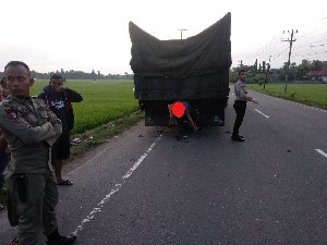 Tabrak Truk Parkir, Ismail Meninggal