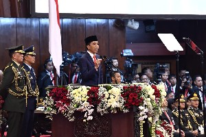 Presiden Minta Kabinetnya Tidak Gaduh Diluar