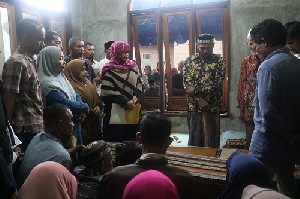 Jenazah Nahkoda Kapal Asal Idi yang Meninggal di Myanmar Tiba di Kediaman