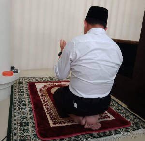 Mendagri Imami Salat Jum'at di Masjid An-nuur Kemendagri