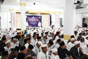 Zikir Gemilang Dipenuhi Jamaah Lintas Generasi