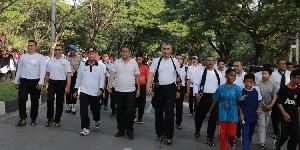 Ribuan Warga Banda Aceh dan Sekitarnya Ikuti Gerak Jalan Sehat Keluarga