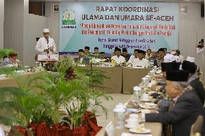 Ulama Bersama Umara Tangkal Pengaruh Buruk Teknologi Informasi