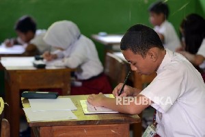 Siswa SMA Komentari Rencana Dihapusnya UN