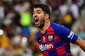 Jalani Operasi, Suarez Dipastikan Absen Empat Bulan